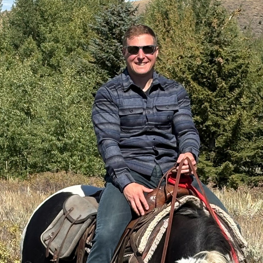 Meet your Posher, Troy